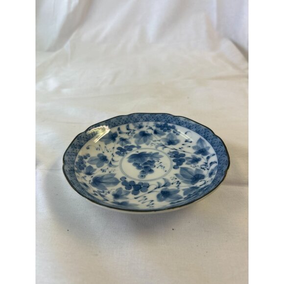 Vintage Blue & White Porcelain Plate With Floral & Grape Design - Picture 1 of 2